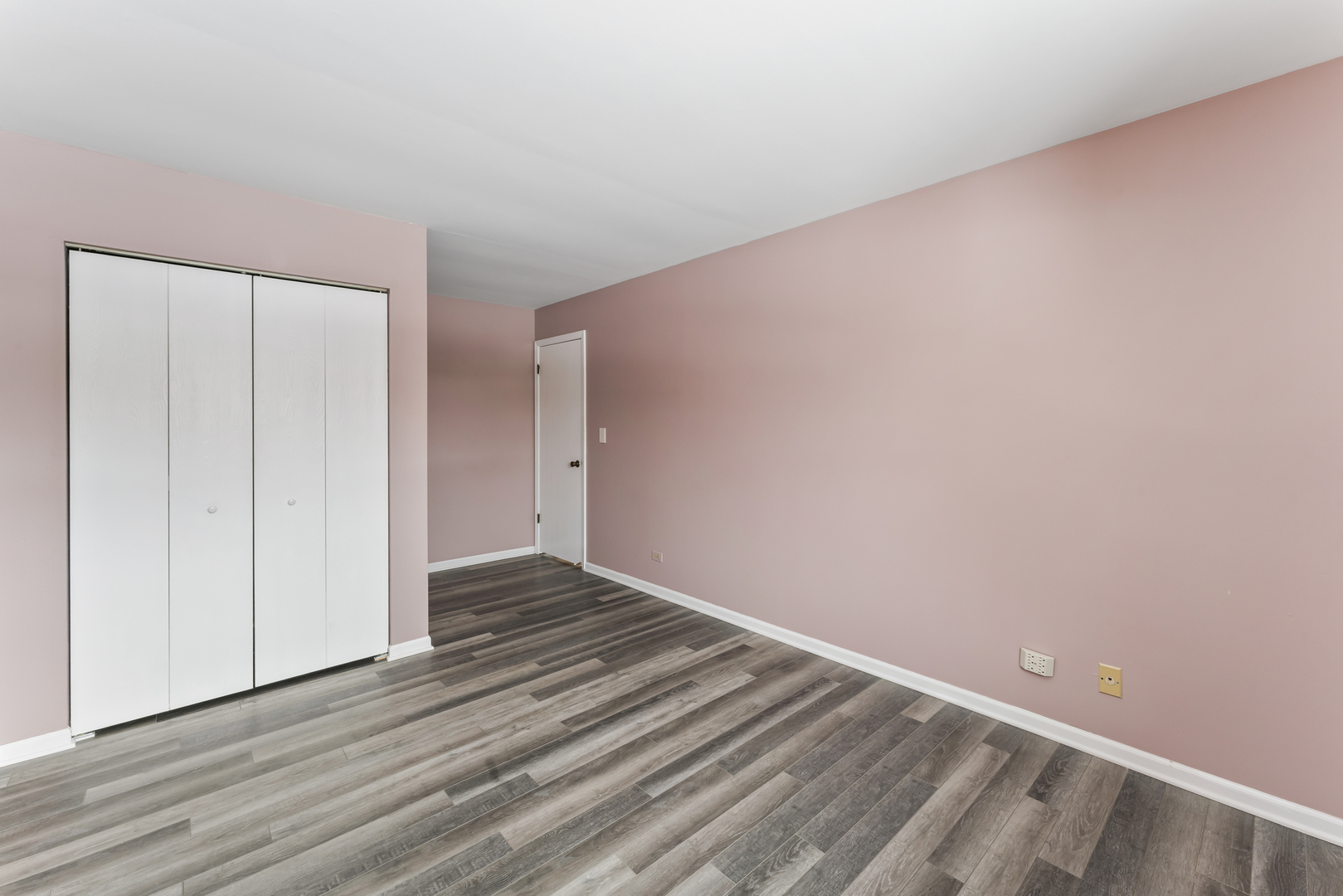 676 Rosner Drive, Roselle, IL 60172