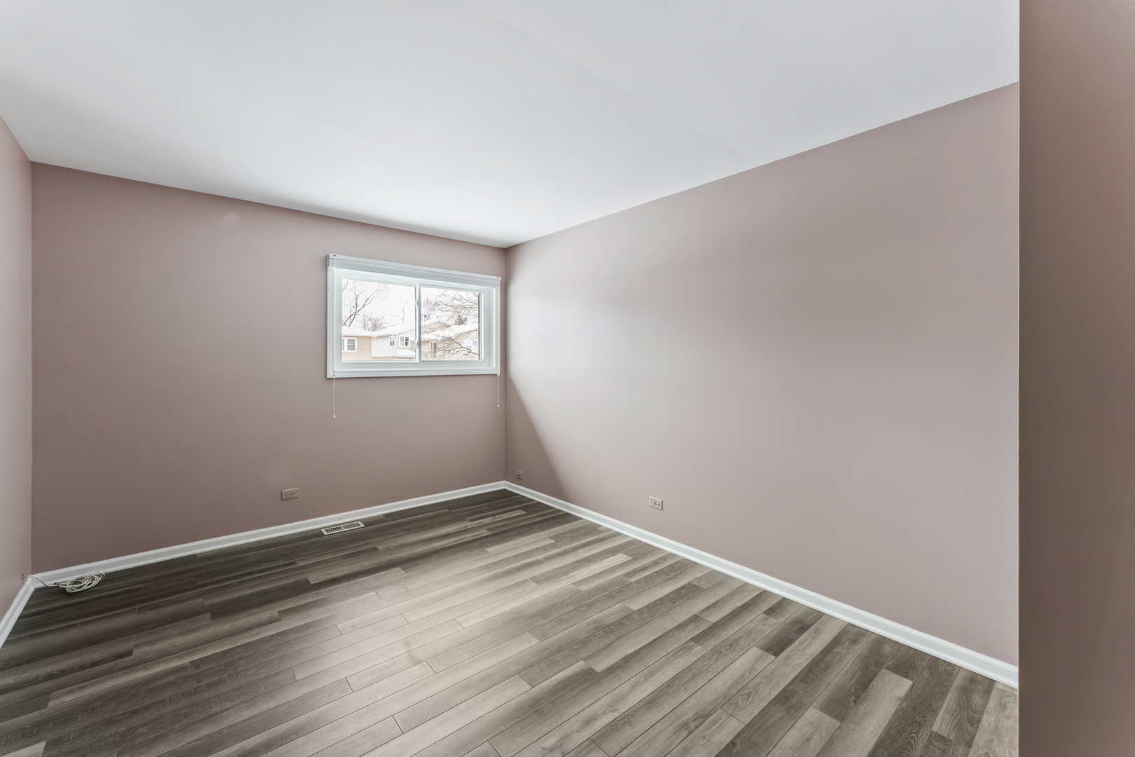 676 Rosner Drive, Roselle, IL 60172