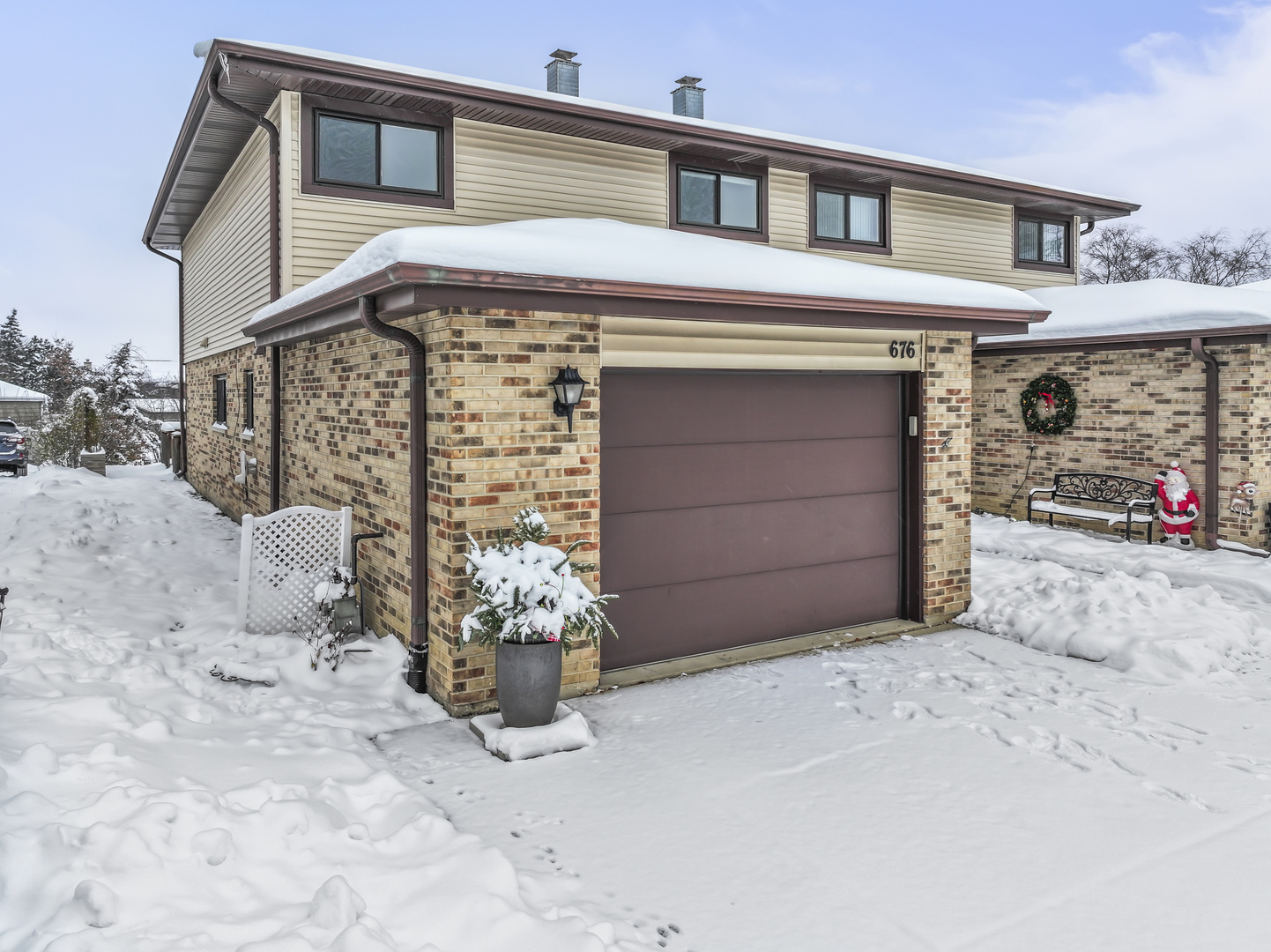 676 Rosner Drive, Roselle, IL 60172