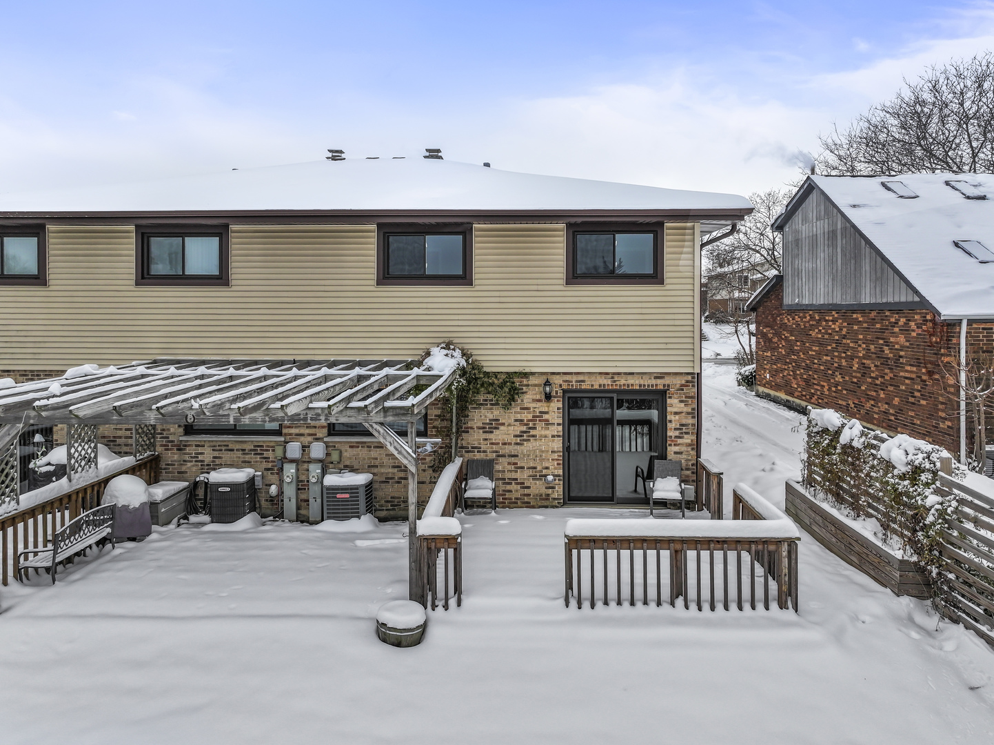 676 Rosner Drive, Roselle, IL 60172