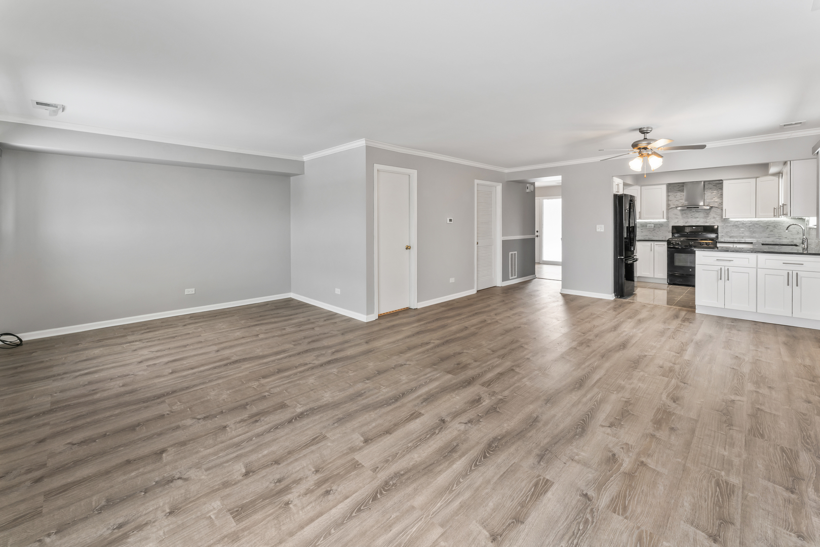 676 Rosner Drive, Roselle, IL 60172