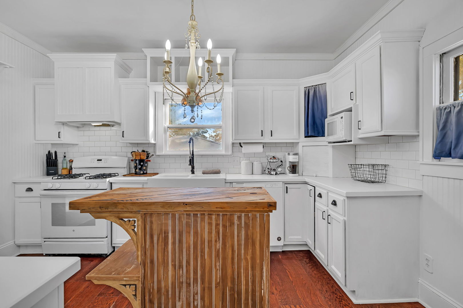 416 Hutchins Street, Joliet, IL 60435