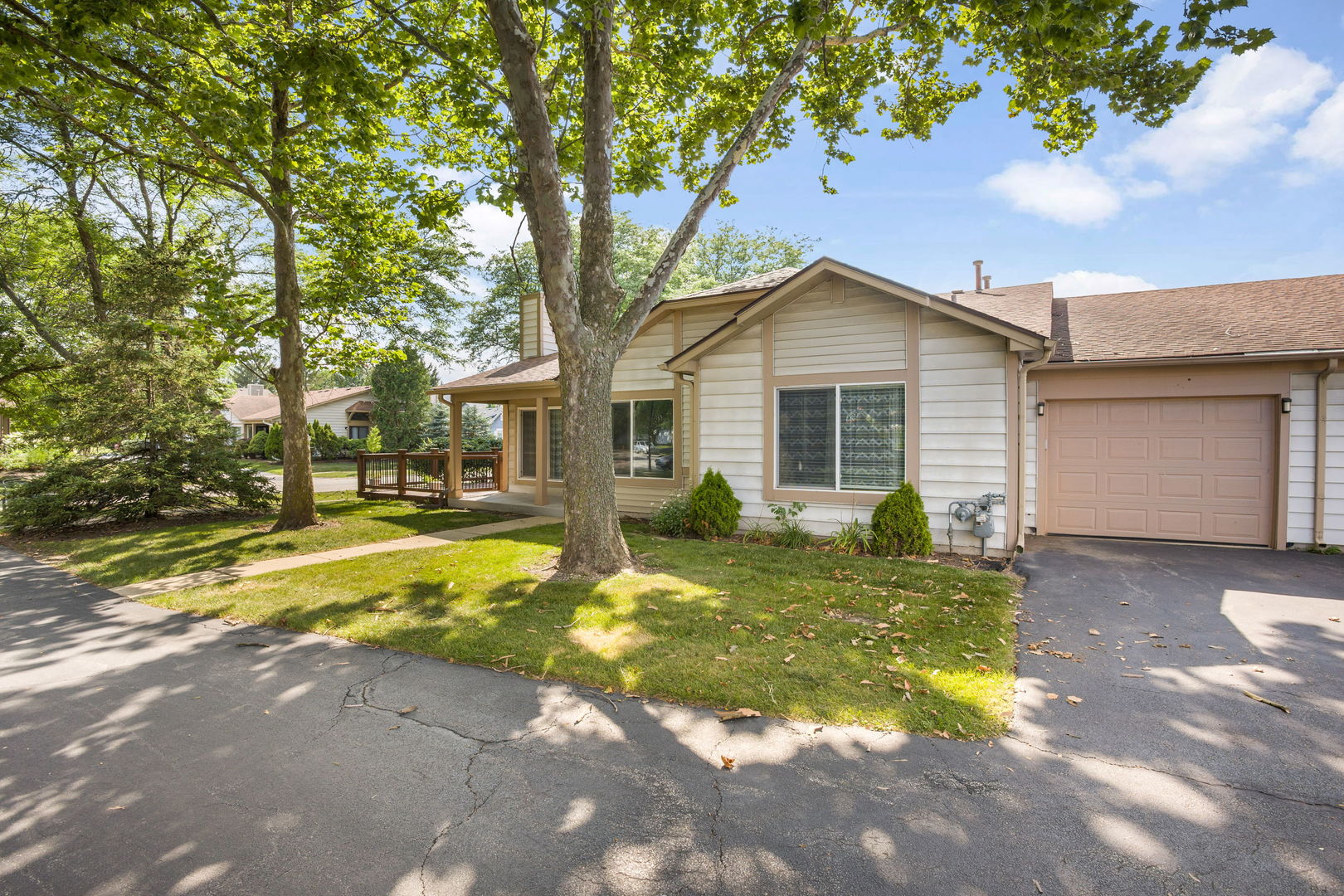 1817 Appaloosa Drive, Naperville, IL 60565