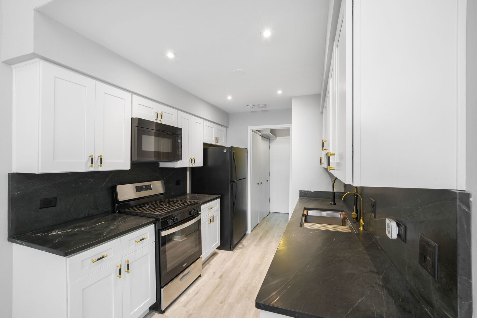 1817 Appaloosa Drive, Naperville, IL 60565