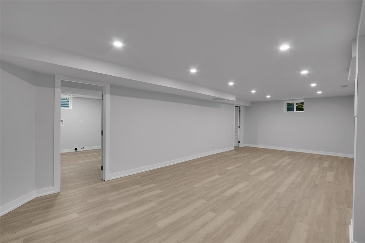 1109 71st Street, Darien, IL 60561