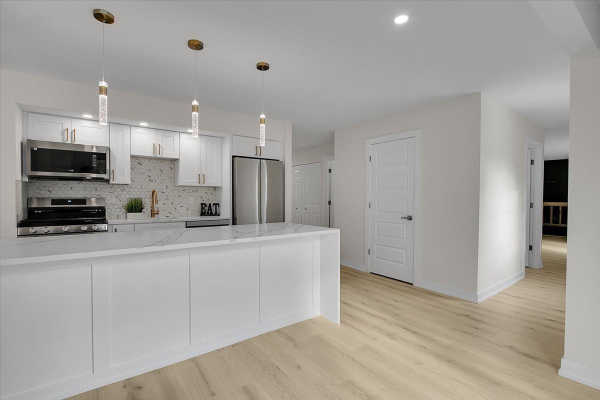 1109 71st Street, Darien, IL 60561