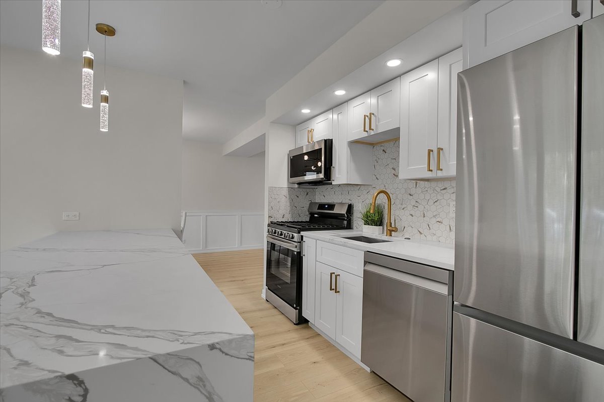 1109 71st Street, Darien, IL 60561