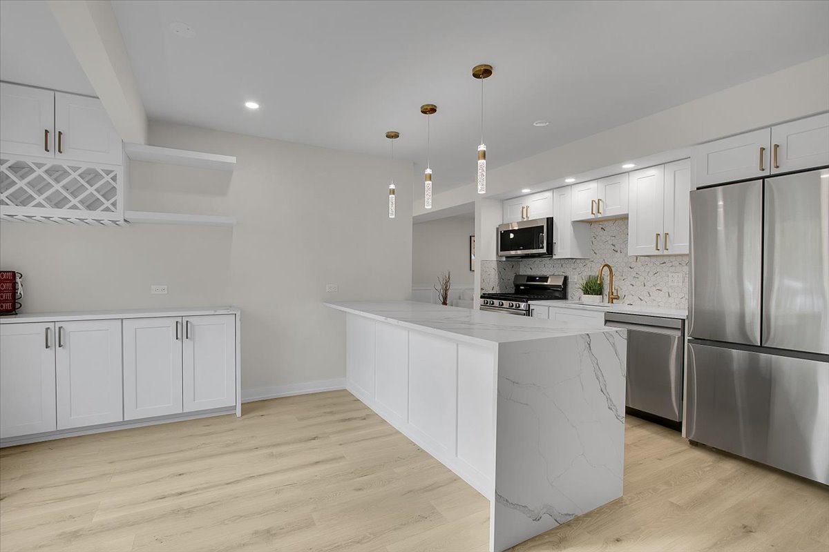 1109 71st Street, Darien, IL 60561