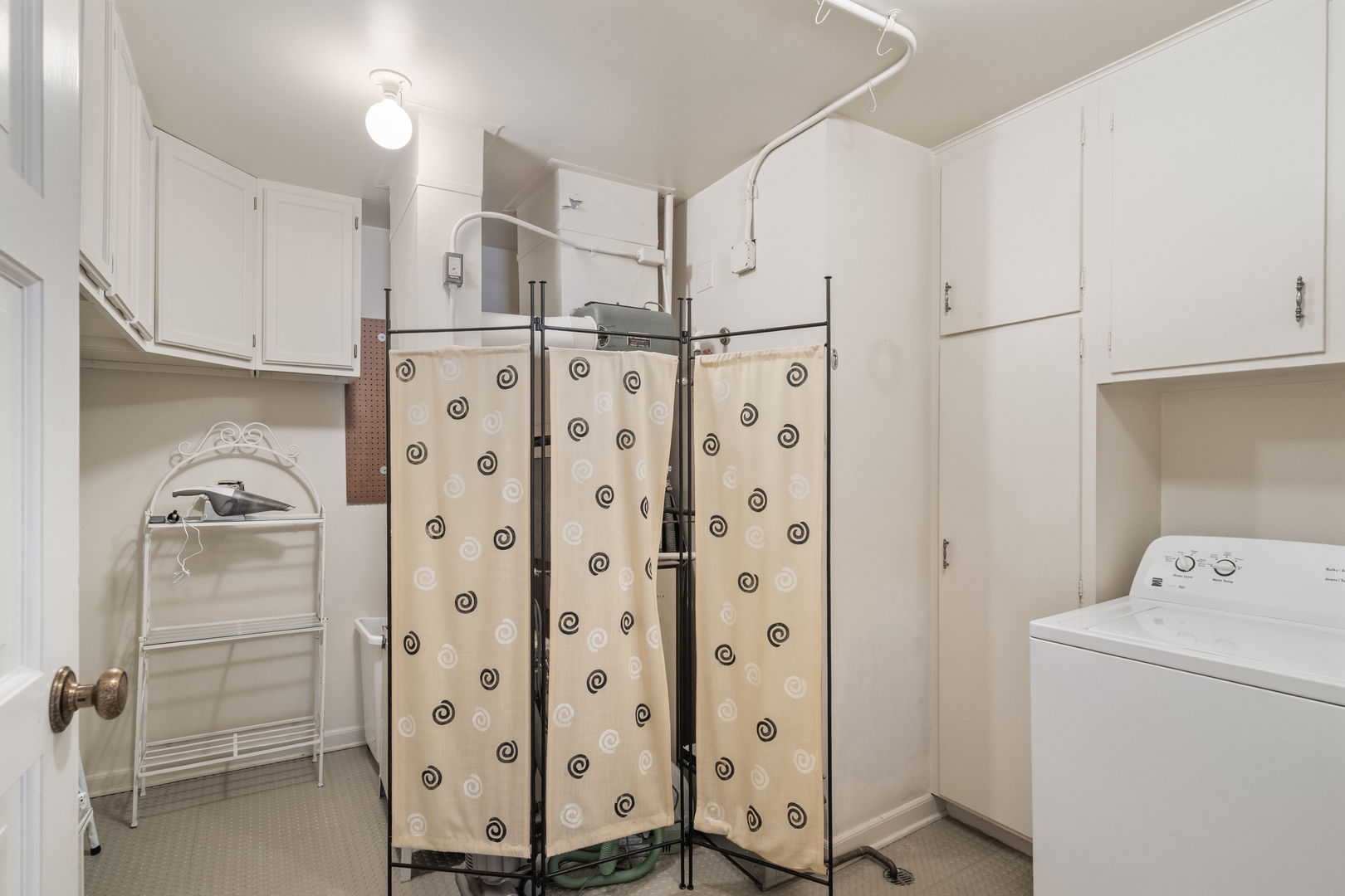 3 Oak Brook Club Drive #E207, Oak Brook, IL 60523