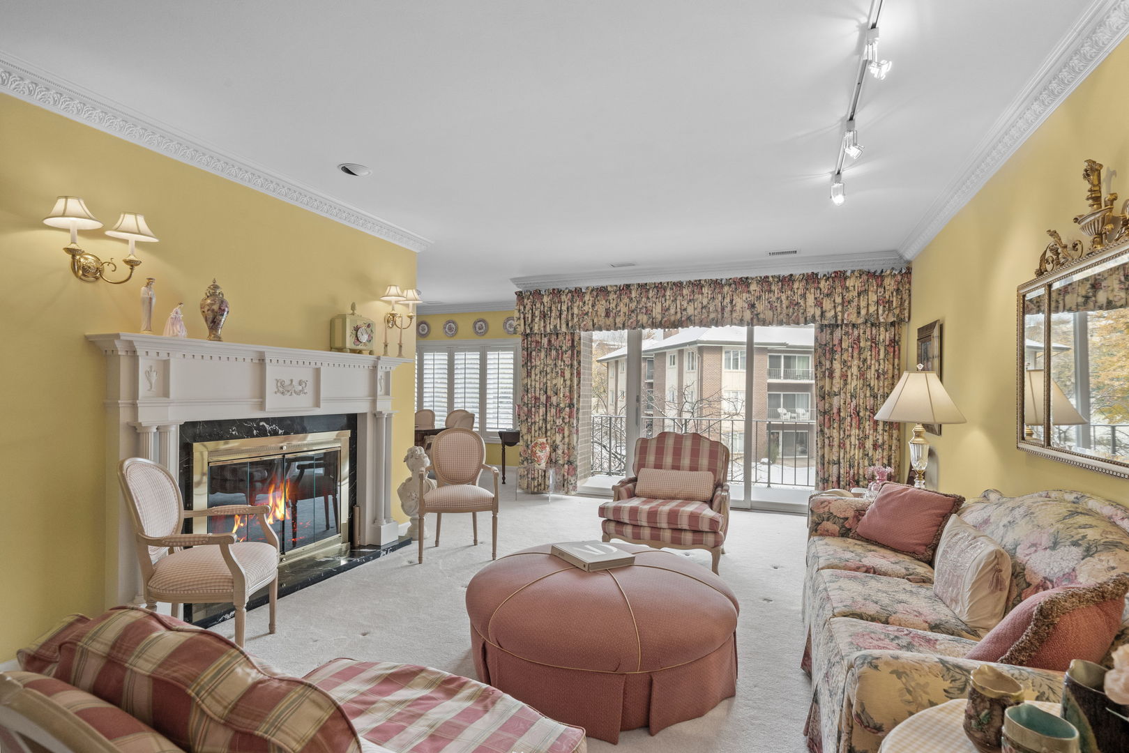 3 Oak Brook Club Drive #E207, Oak Brook, IL 60523