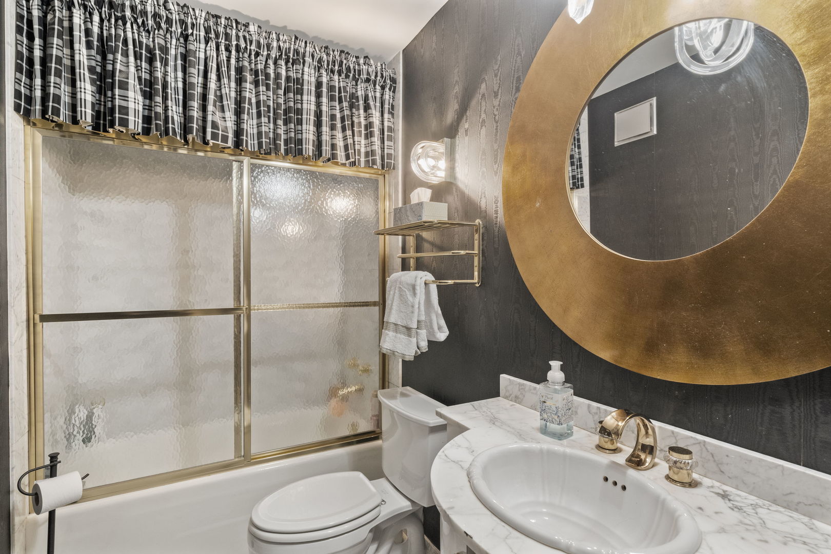 3 Oak Brook Club Drive #E207, Oak Brook, IL 60523