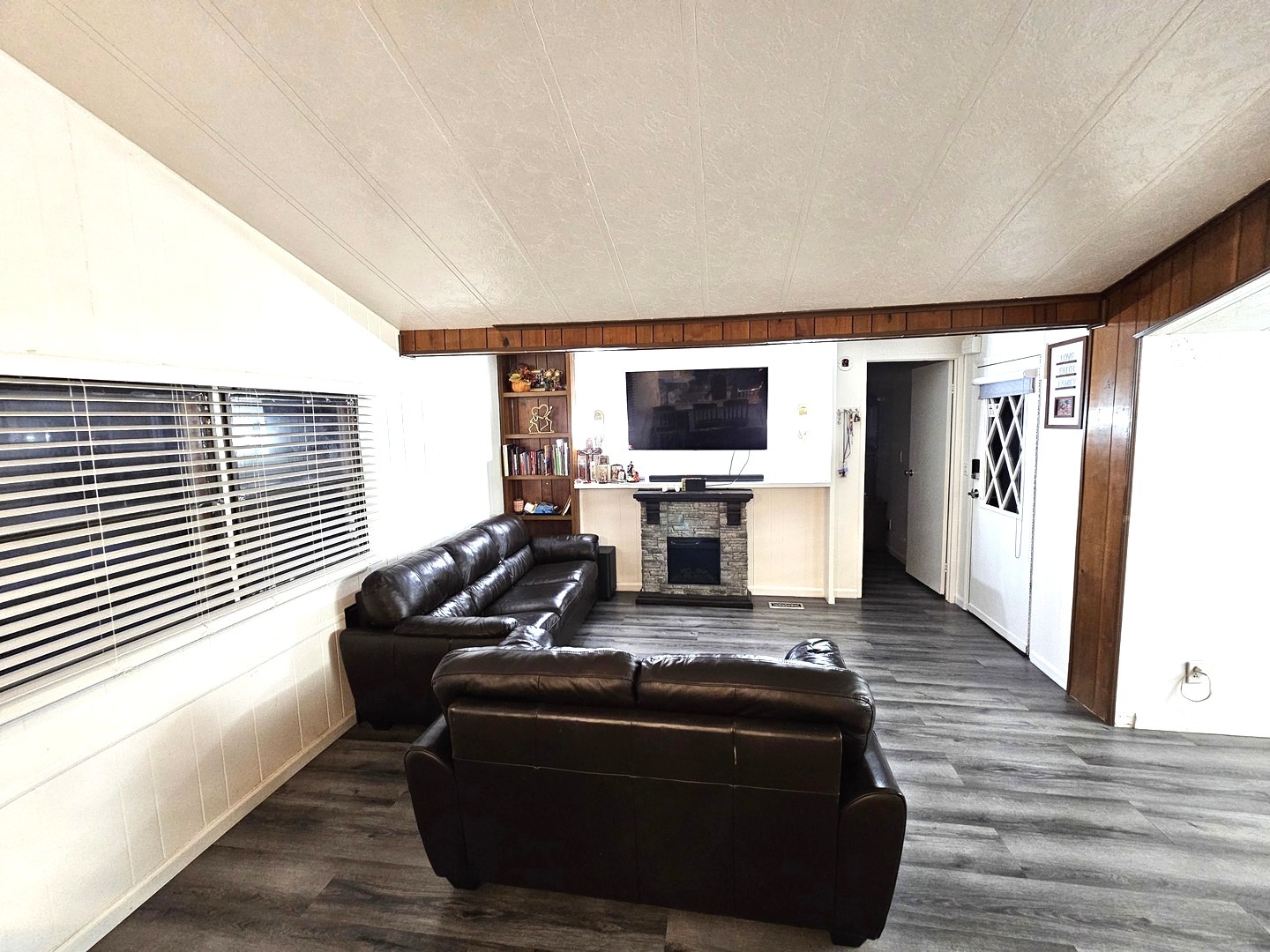 118 Nina Lane, Bartlett, IL 60103