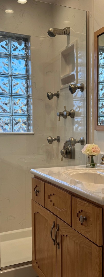 607 S Carol Lane, Mount Prospect, IL 60056