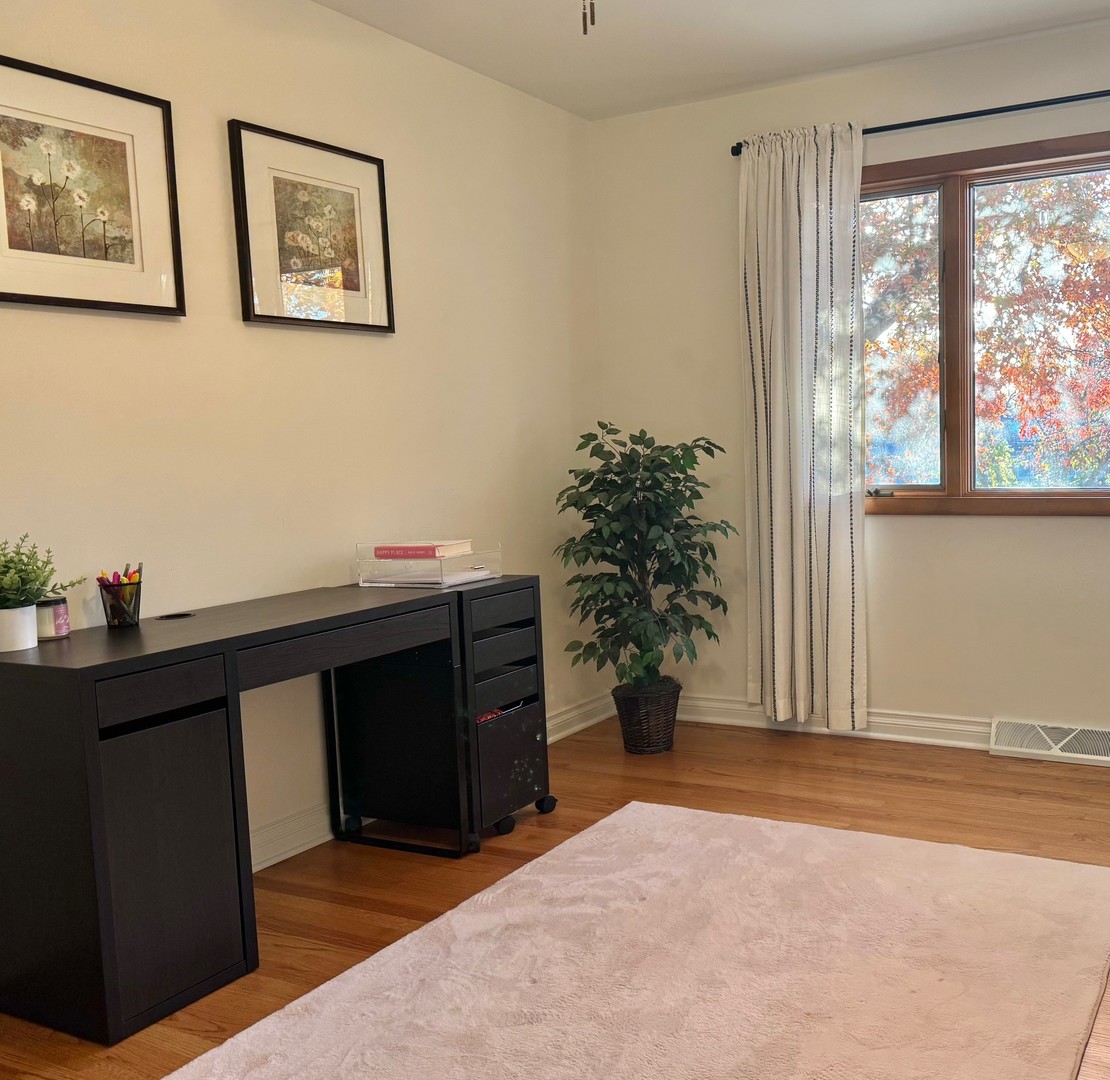 607 S Carol Lane, Mount Prospect, IL 60056