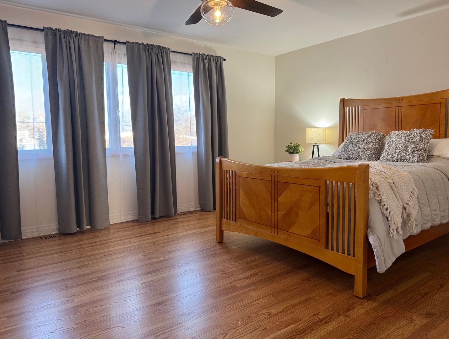 607 S Carol Lane, Mount Prospect, IL 60056