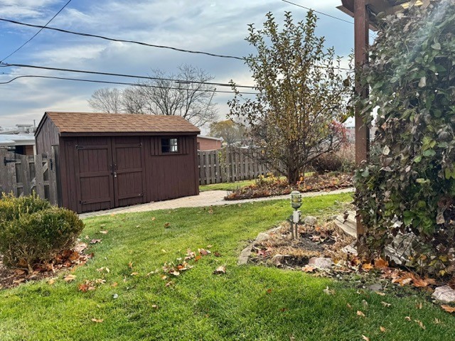 607 S Carol Lane, Mount Prospect, IL 60056