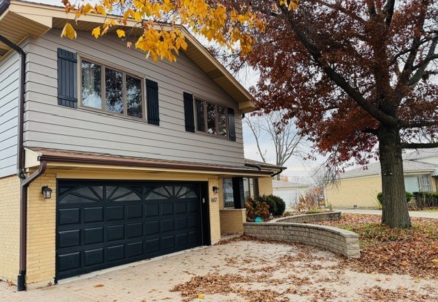 607 S Carol Lane, Mount Prospect, IL 60056