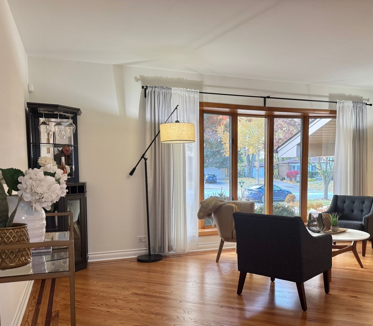 607 S Carol Lane, Mount Prospect, IL 60056