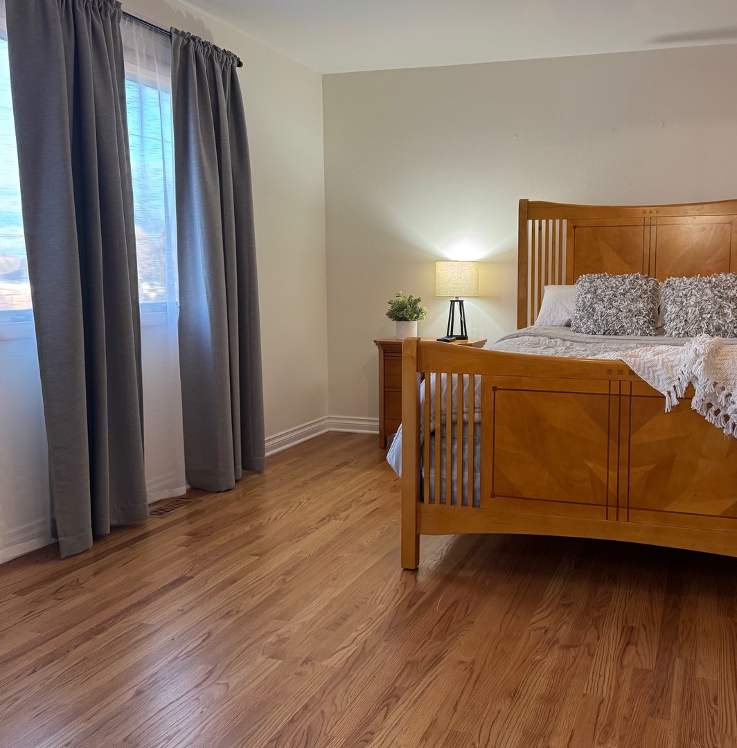 607 S Carol Lane, Mount Prospect, IL 60056