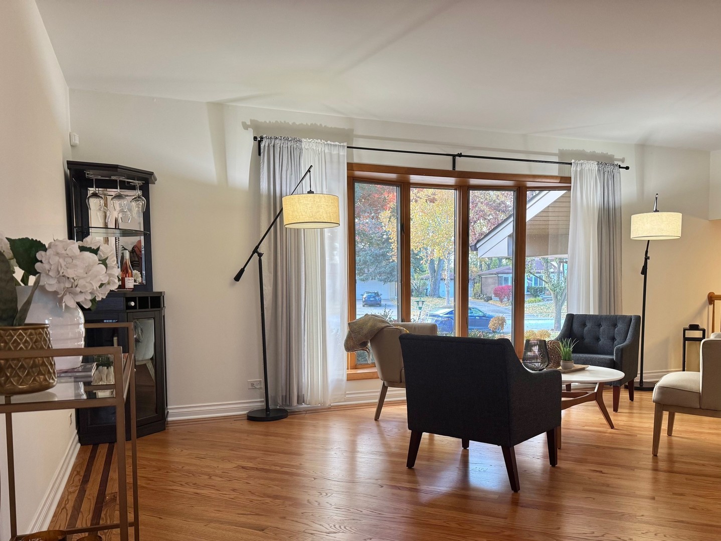 607 S Carol Lane, Mount Prospect, IL 60056