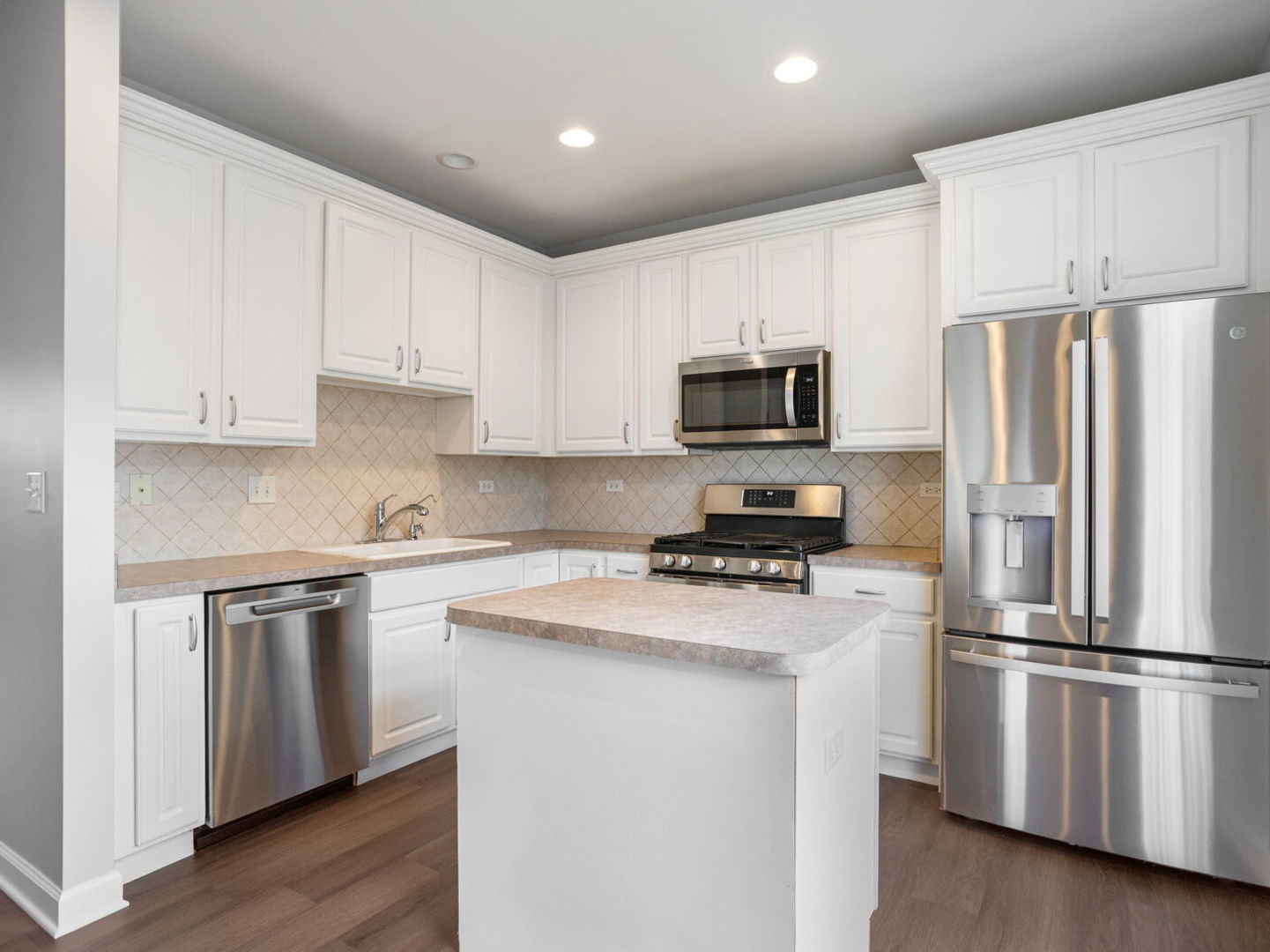 1119 Orangery Court, Carol Stream, IL 60188