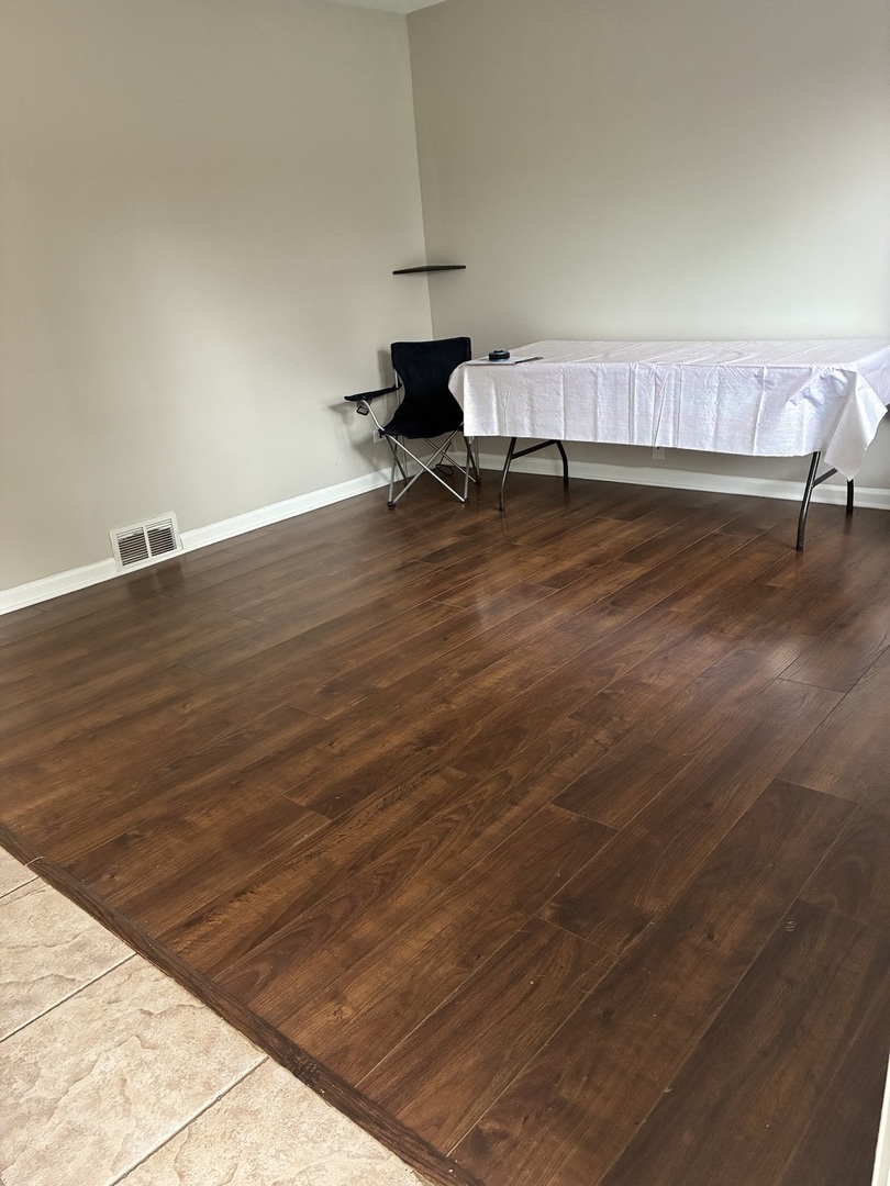 11903 S Laramie Avenue, Alsip, IL 60803