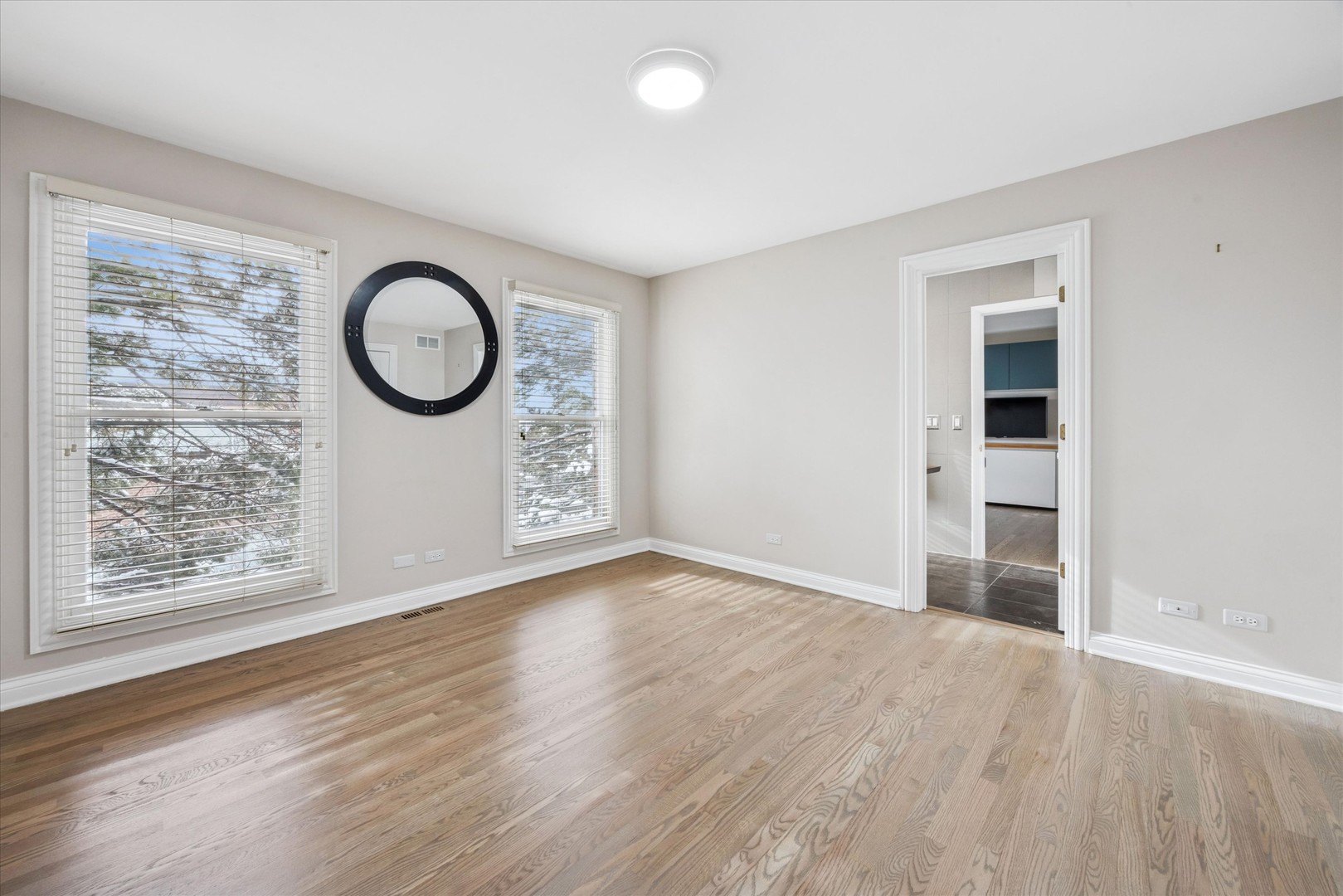 28 S Clay Street, Hinsdale, IL 60521