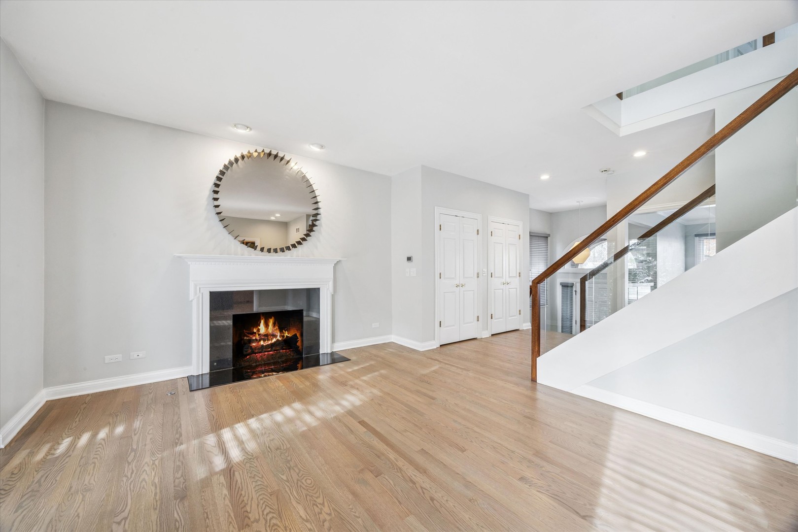 28 S Clay Street, Hinsdale, IL 60521