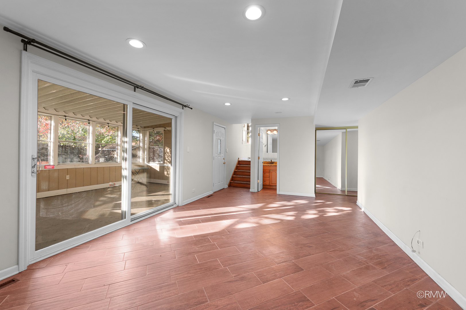 18 S Vista Avenue, Addison, IL 60101