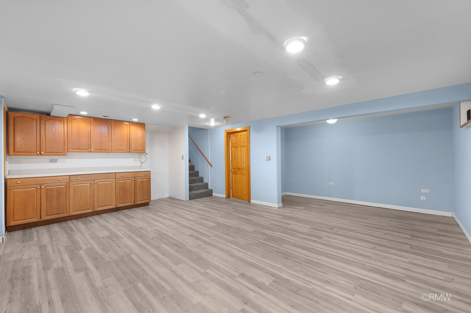 18 S Vista Avenue, Addison, IL 60101