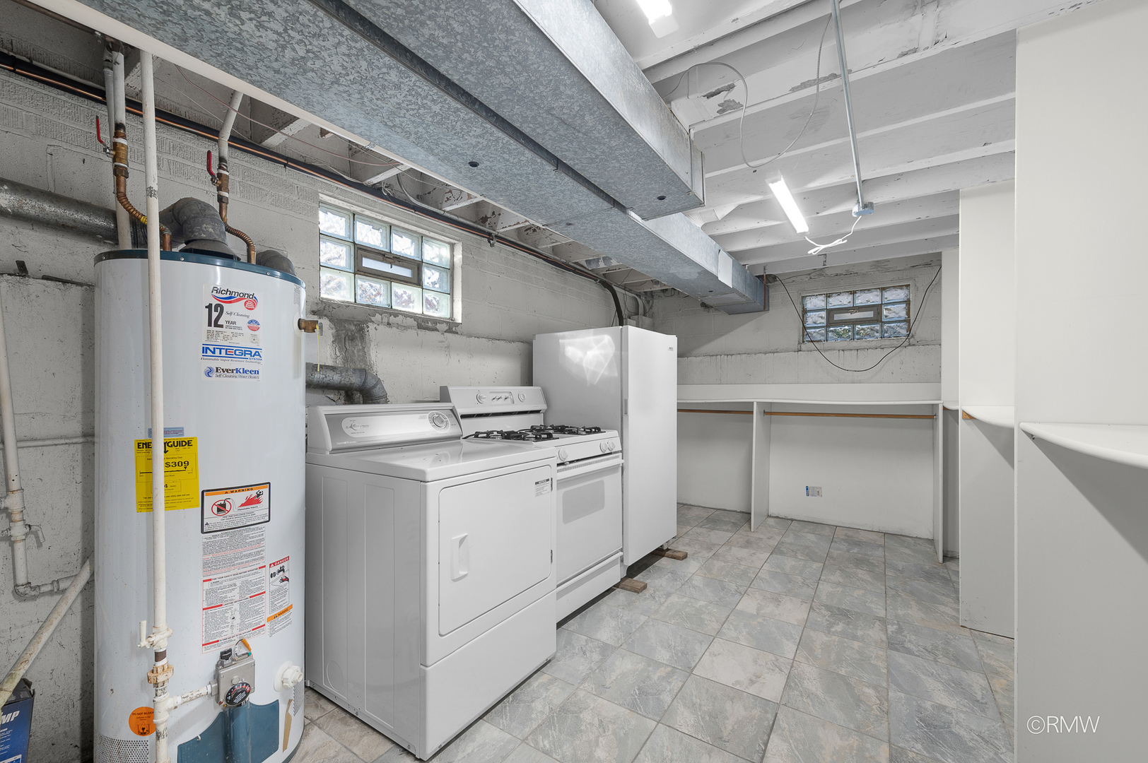 18 S Vista Avenue, Addison, IL 60101