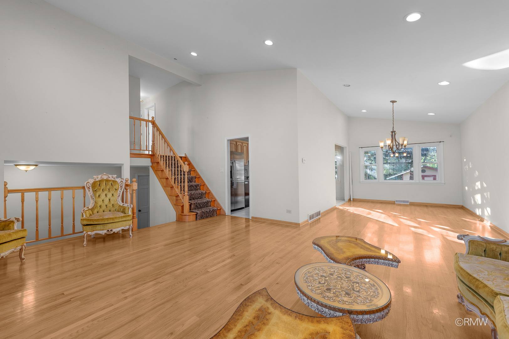 18 S Vista Avenue, Addison, IL 60101