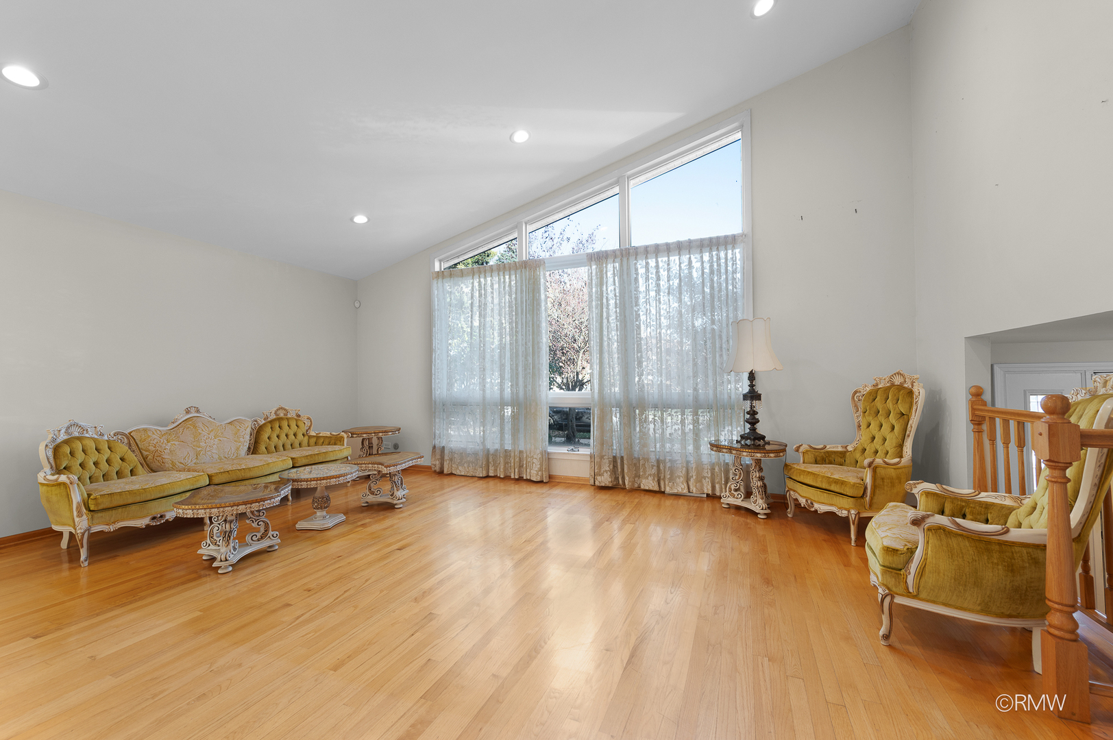 18 S Vista Avenue, Addison, IL 60101