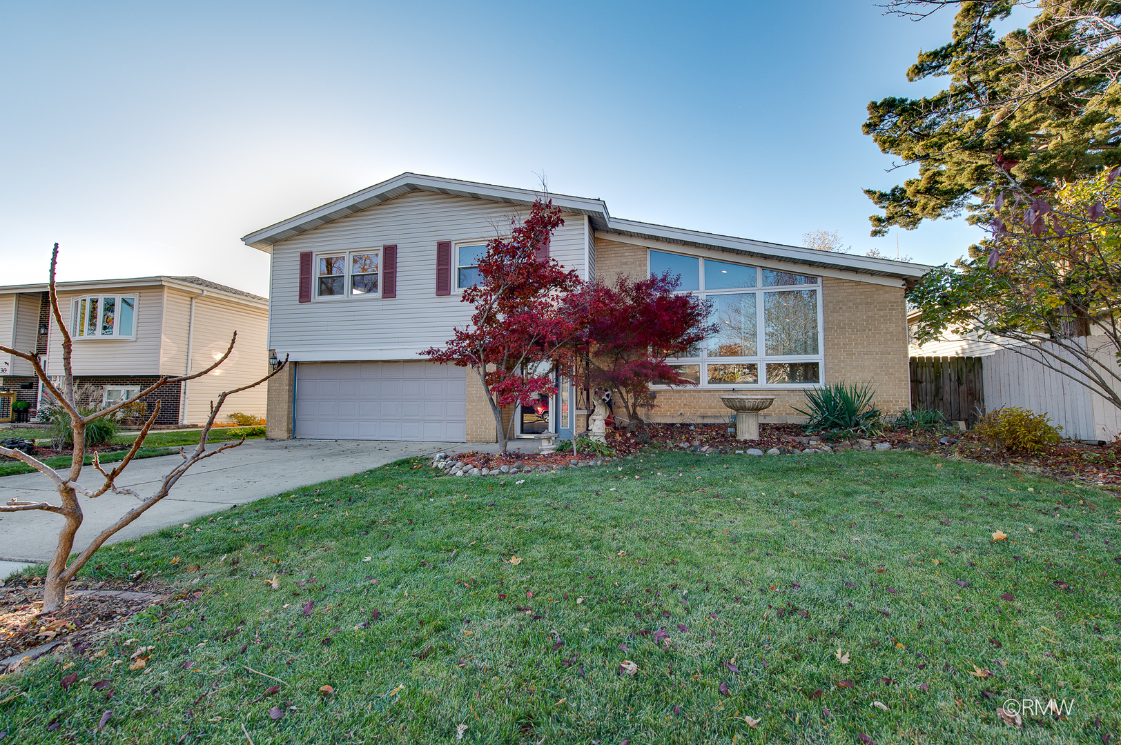 18 S Vista Avenue, Addison, IL 60101