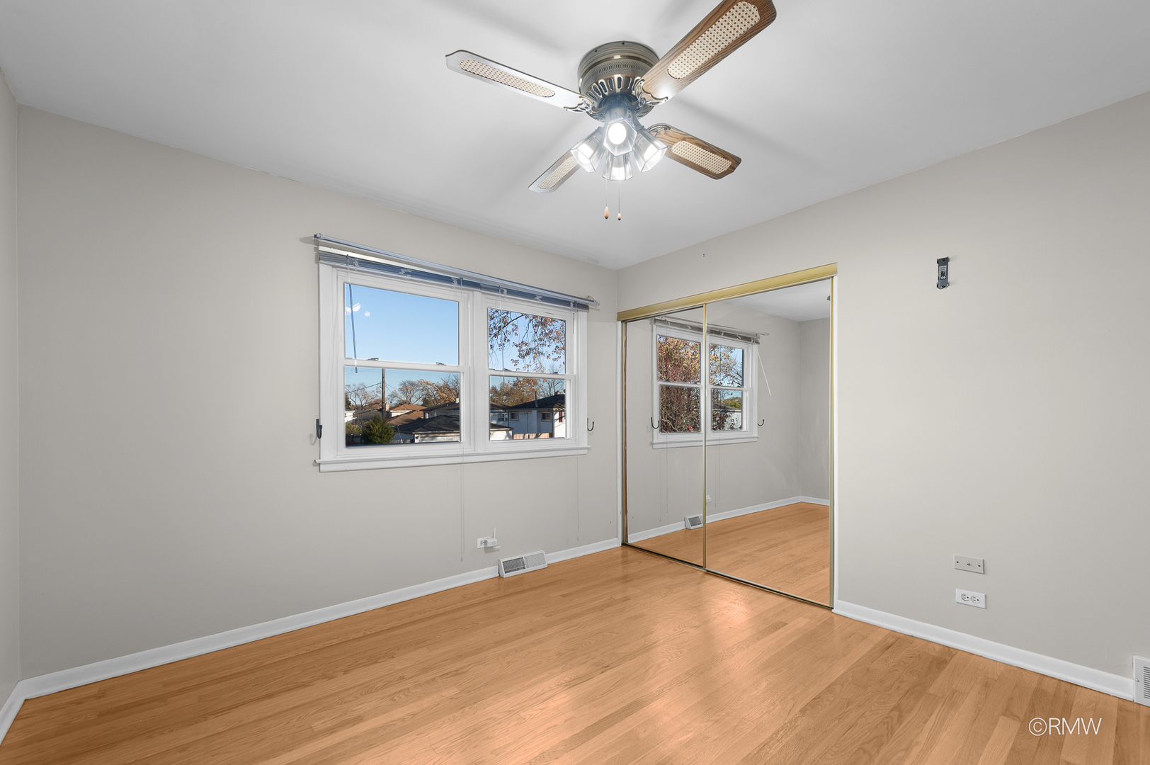 18 S Vista Avenue, Addison, IL 60101