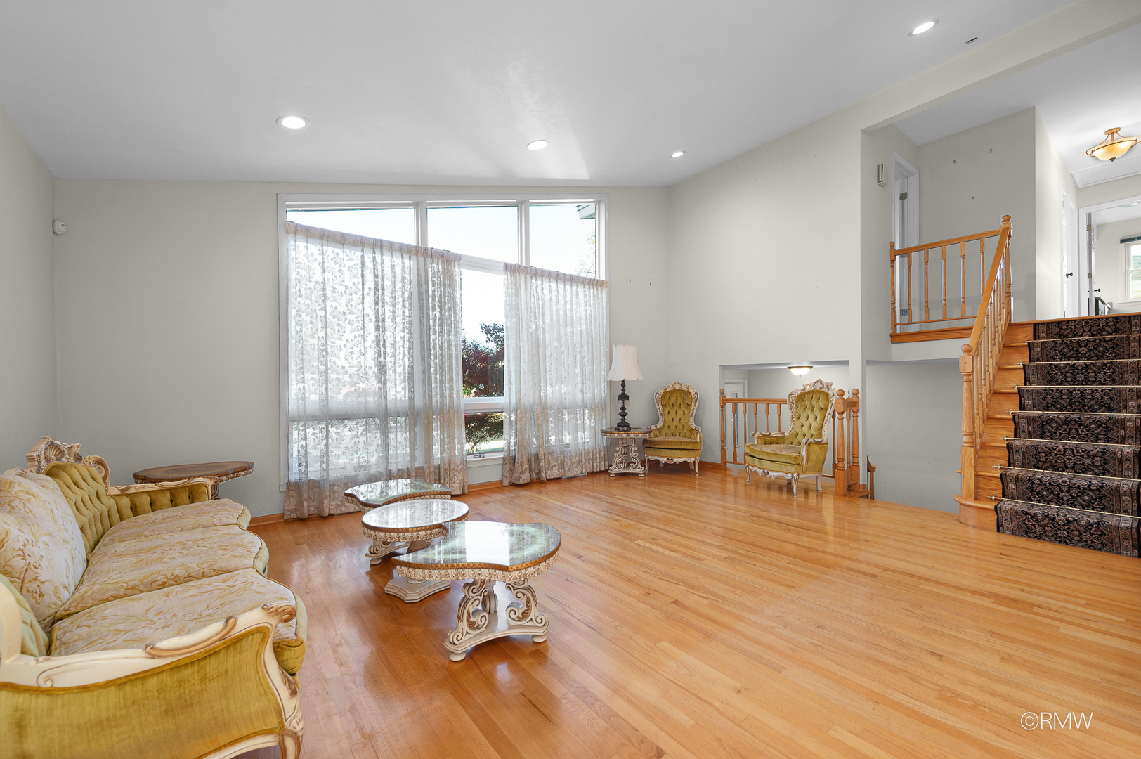 18 S Vista Avenue, Addison, IL 60101