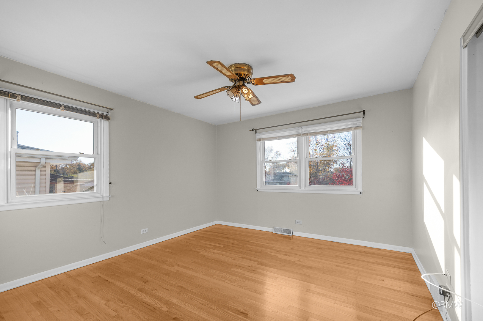 18 S Vista Avenue, Addison, IL 60101