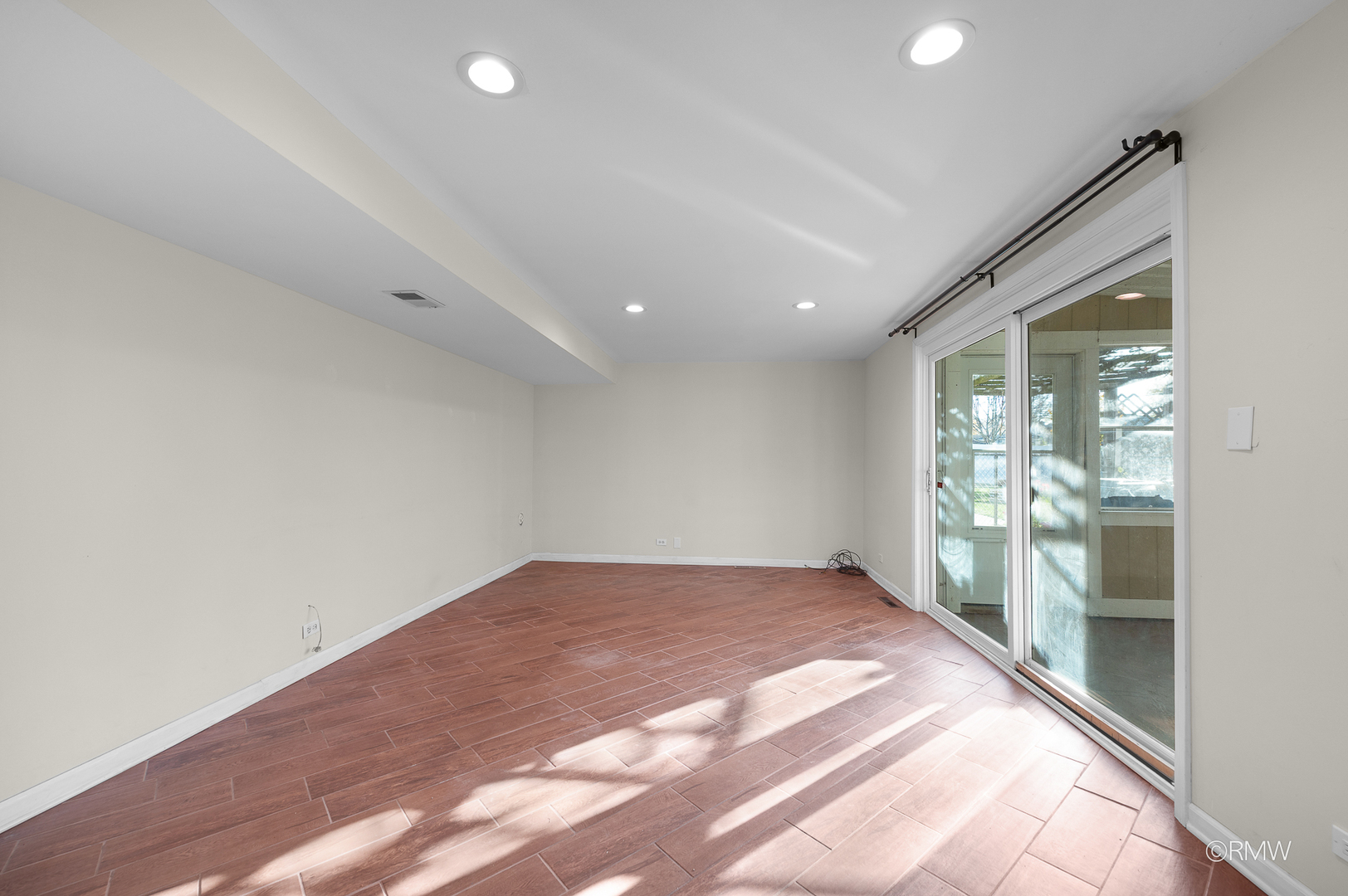 18 S Vista Avenue, Addison, IL 60101