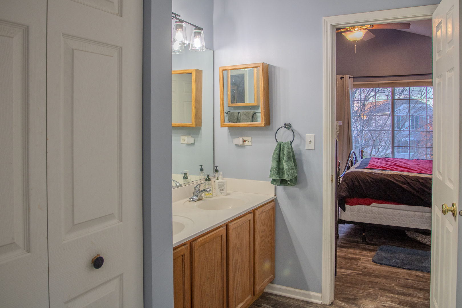 2454 Roxbury Lane, Montgomery, IL 60538