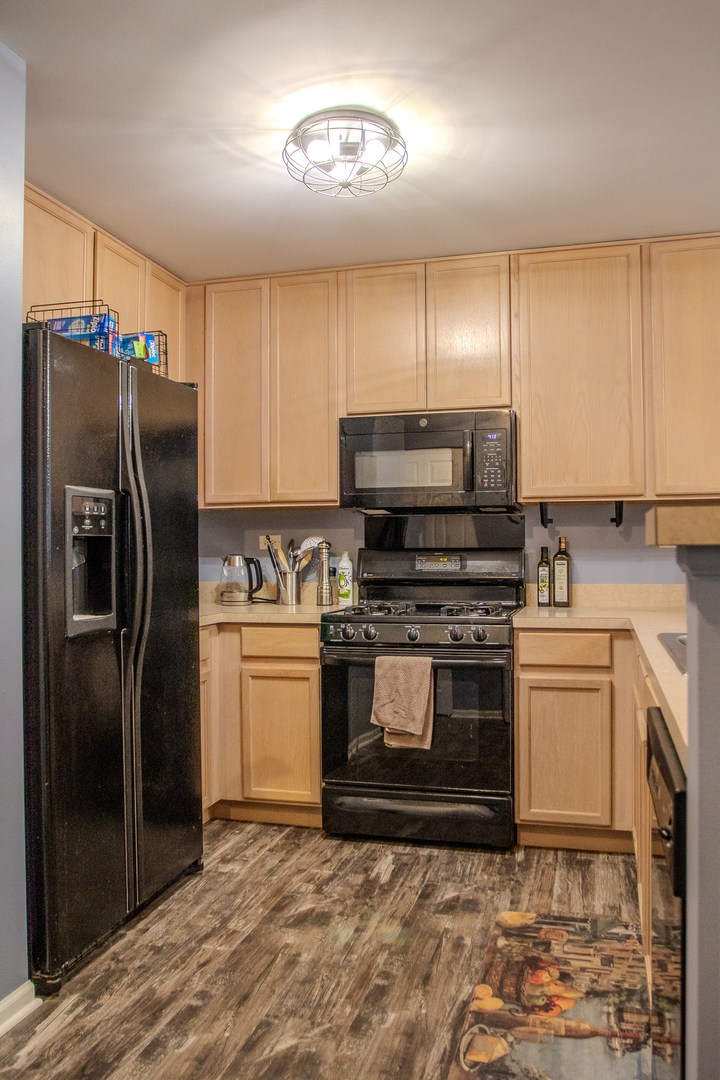 2454 Roxbury Lane, Montgomery, IL 60538