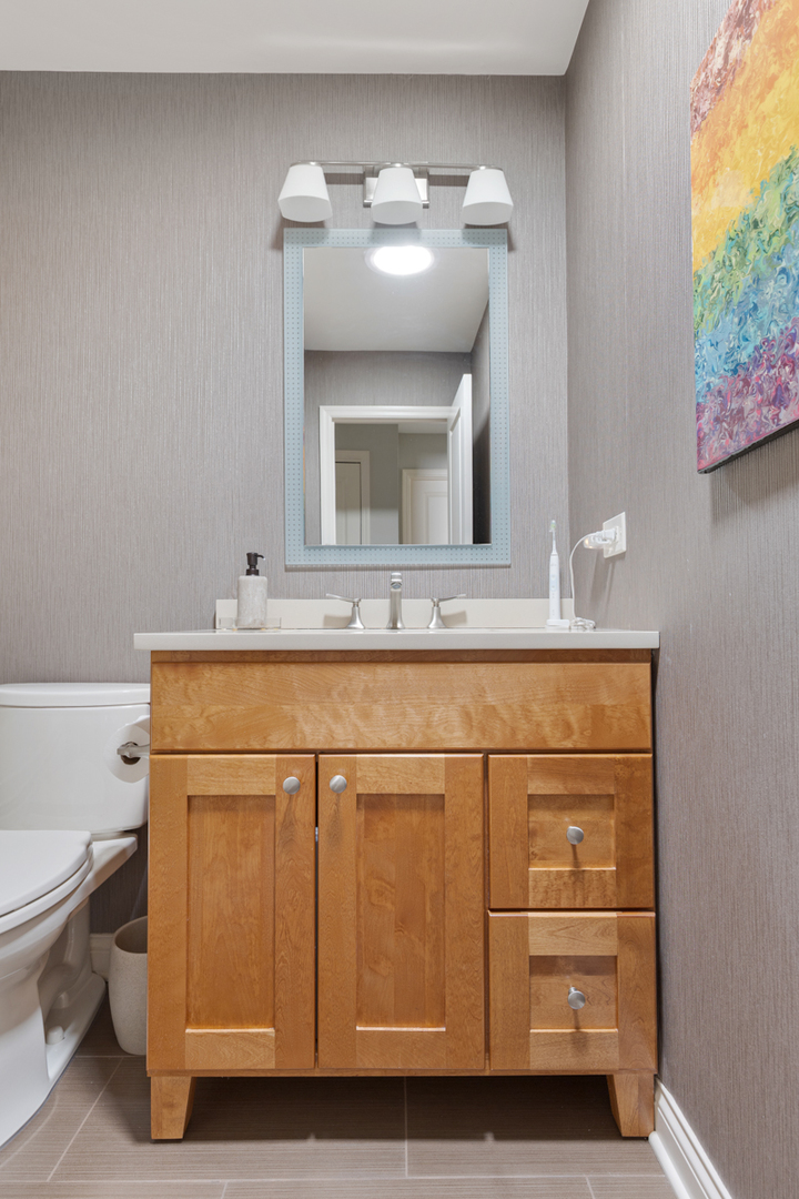 260 WELLINGTON Avenue, Elk Grove Village, IL 60007