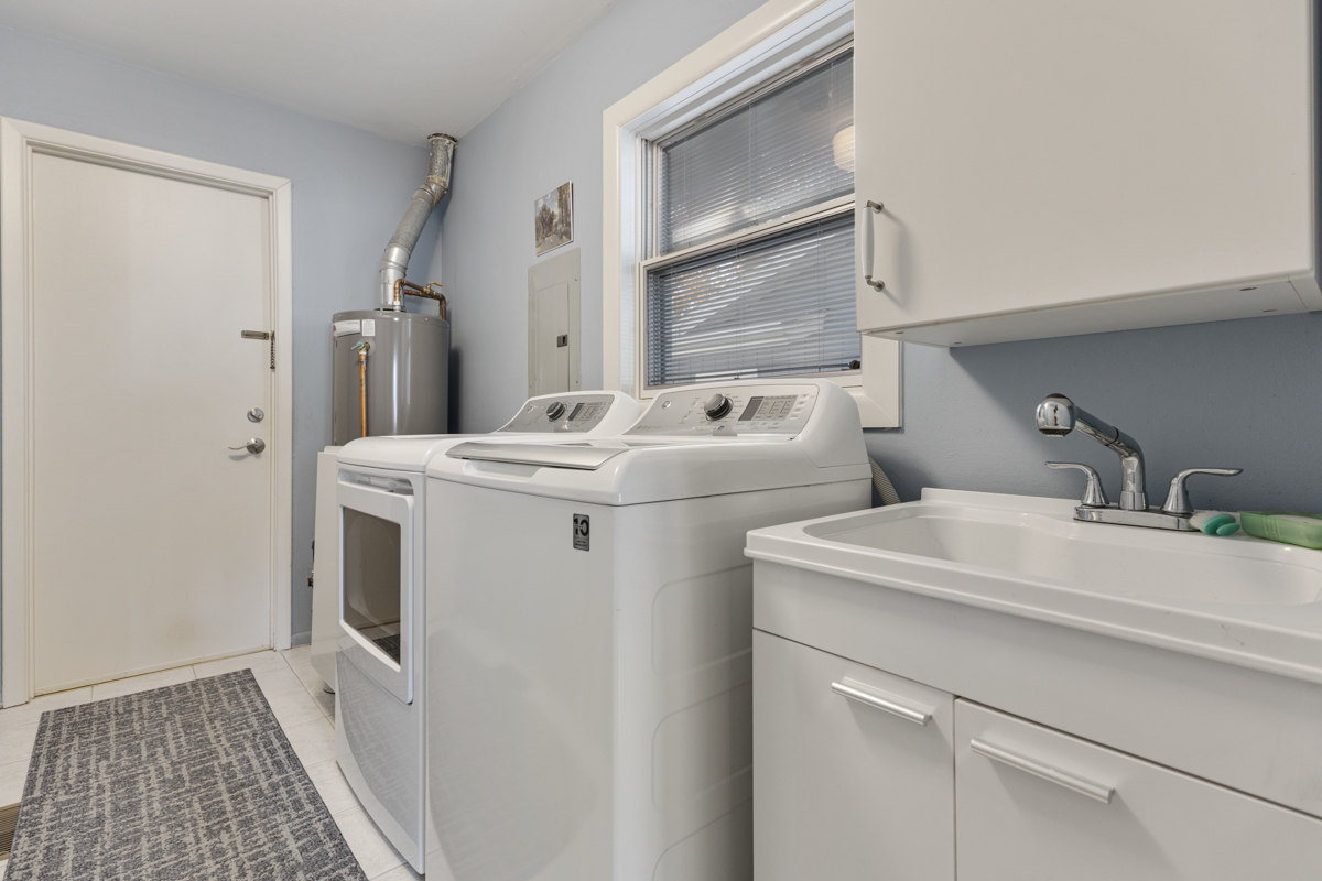 260 WELLINGTON Avenue, Elk Grove Village, IL 60007