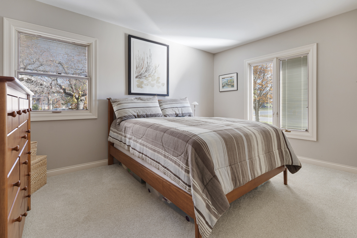 260 WELLINGTON Avenue, Elk Grove Village, IL 60007