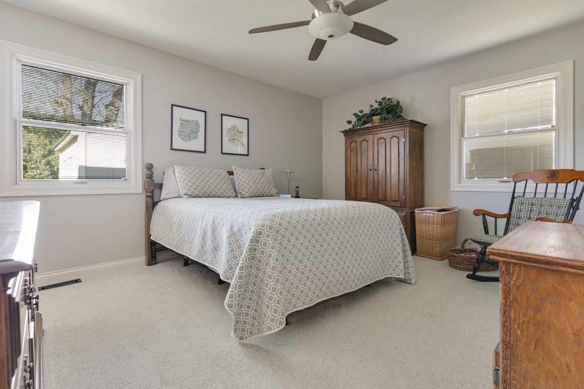 260 WELLINGTON Avenue, Elk Grove Village, IL 60007