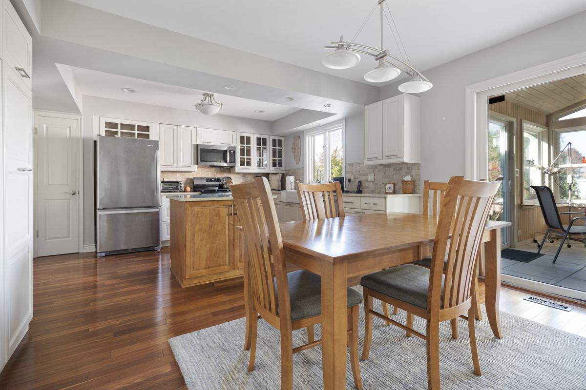 260 WELLINGTON Avenue, Elk Grove Village, IL 60007