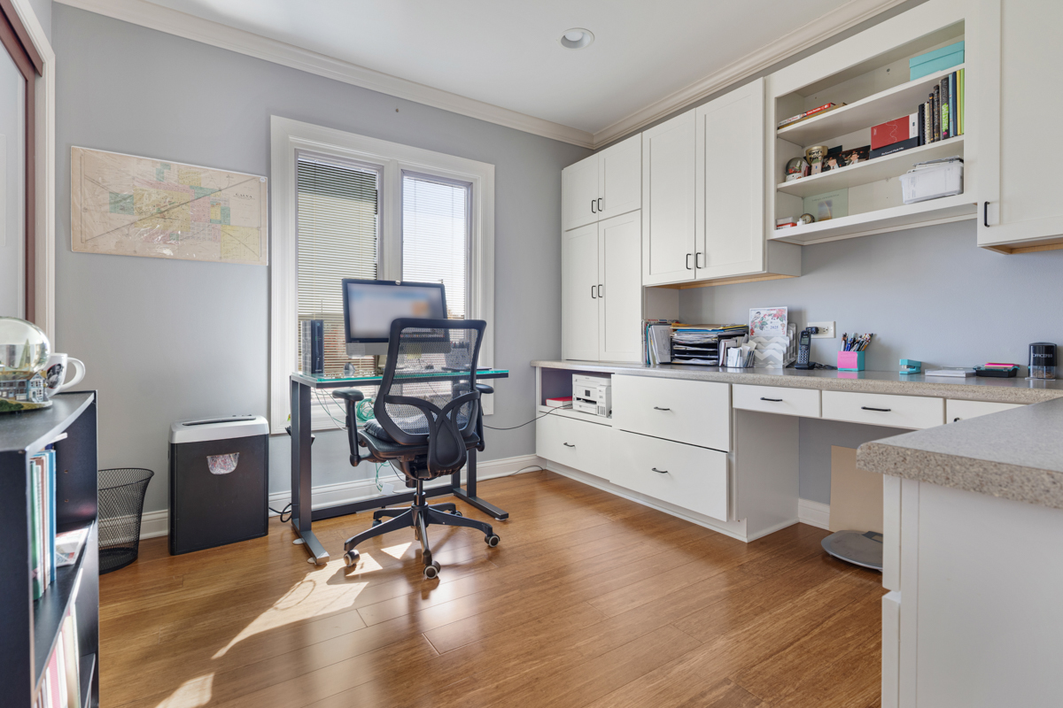 260 WELLINGTON Avenue, Elk Grove Village, IL 60007