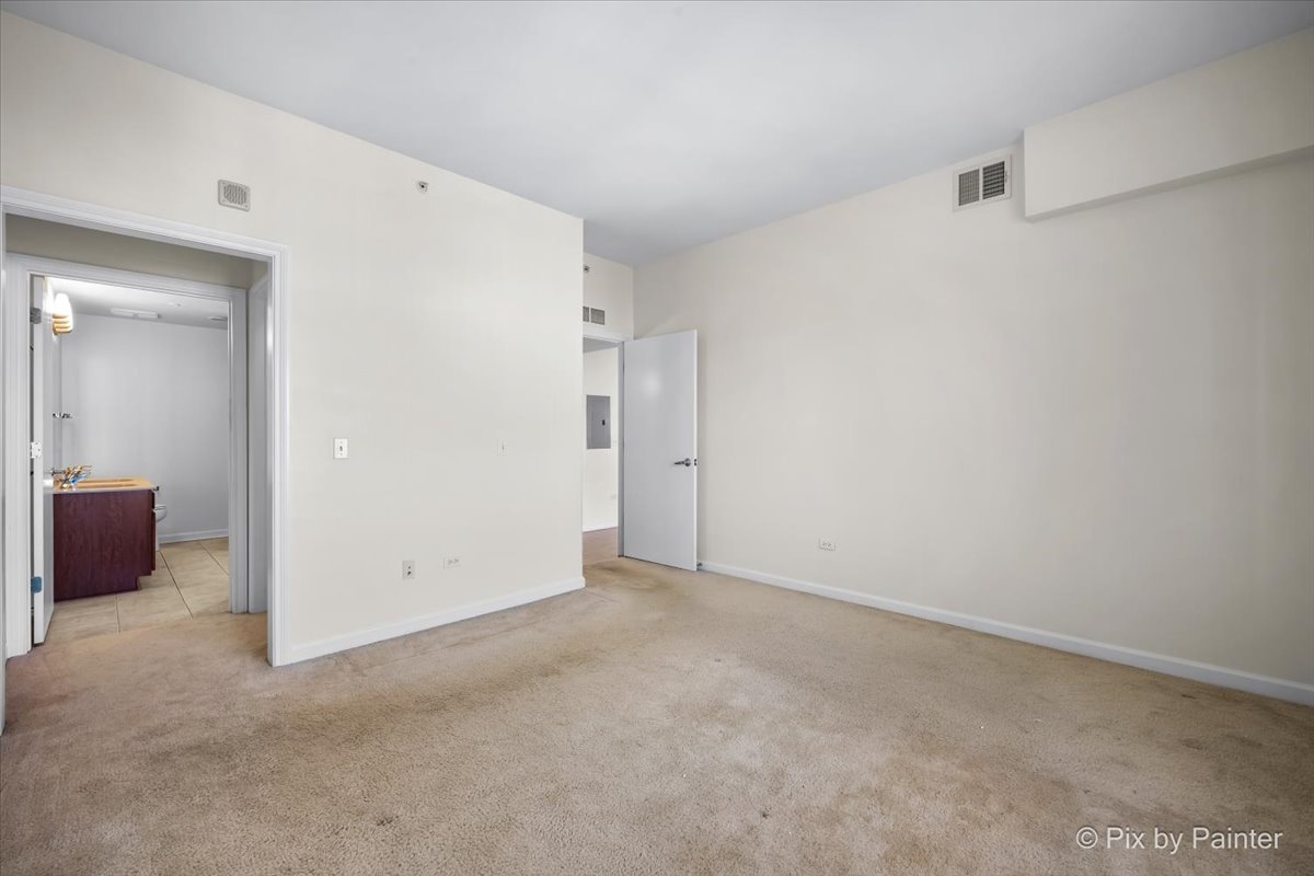 50 S Grove Avenue #301, Elgin, IL 60120