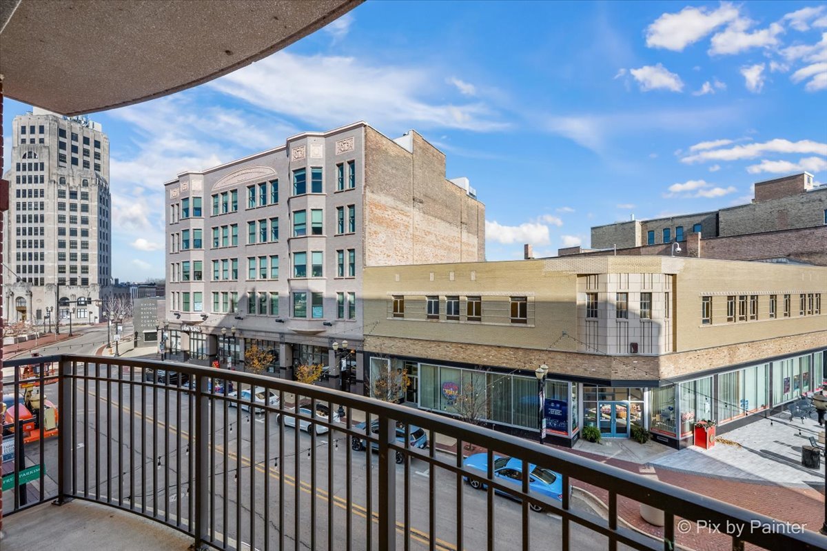 50 S Grove Avenue #301, Elgin, IL 60120