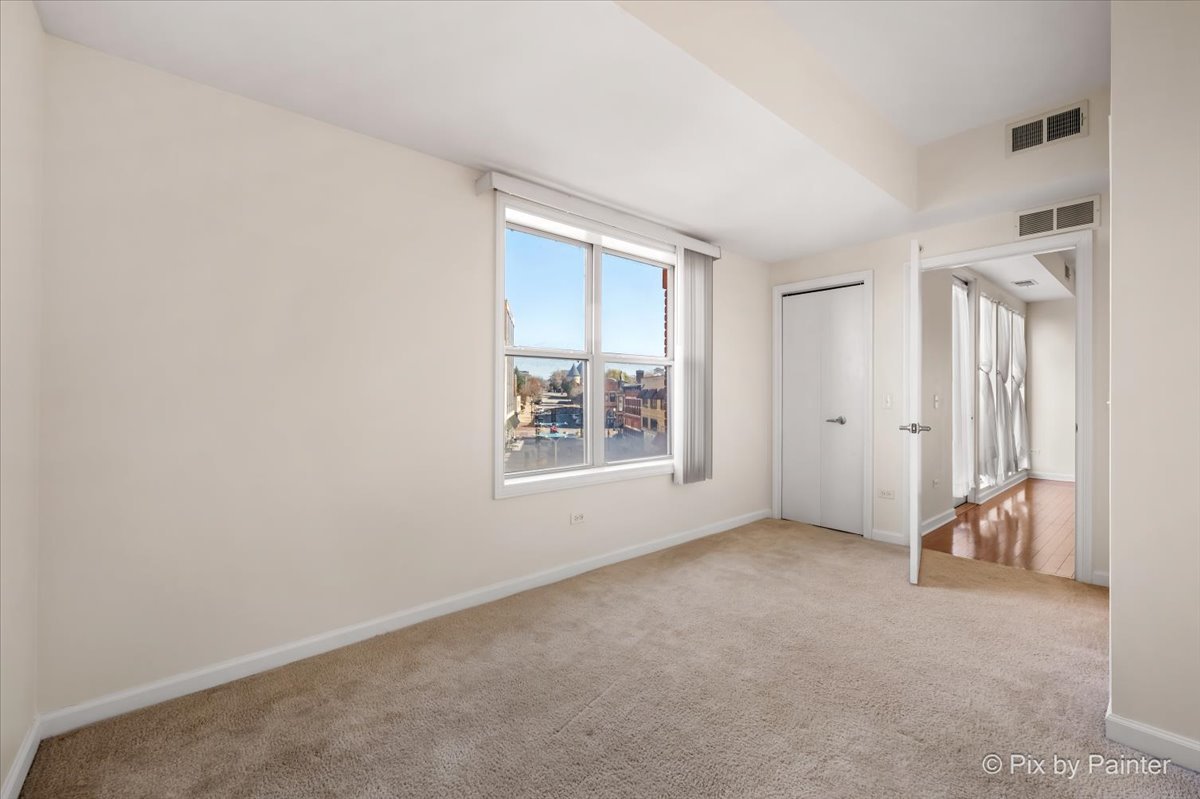 50 S Grove Avenue #301, Elgin, IL 60120