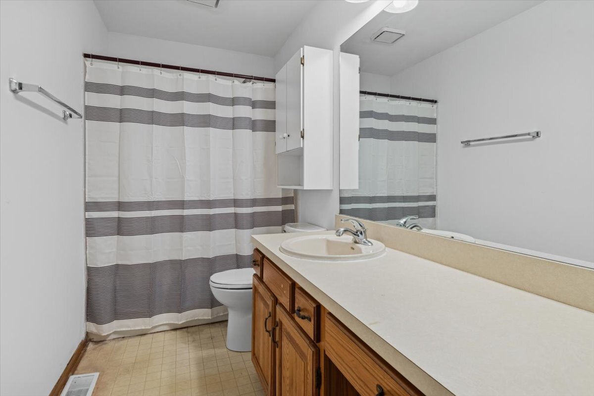 2337 Worthing Drive #102A, Naperville, IL 60565